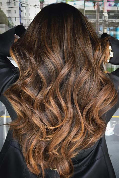 color avellana en morenas|Mechas avellana para morenas